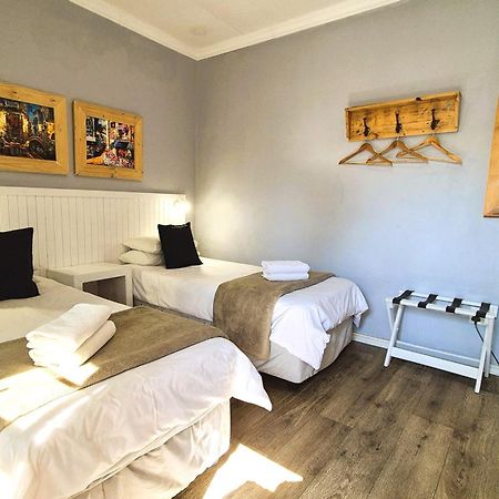 Tiende Laan Bed & Breakfast And Self-Catering Walvis Bay Exterior foto