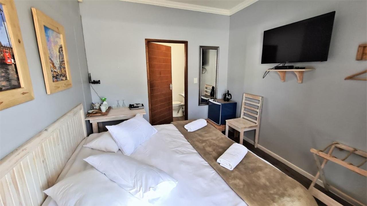 Tiende Laan Bed & Breakfast And Self-Catering Walvis Bay Exterior foto