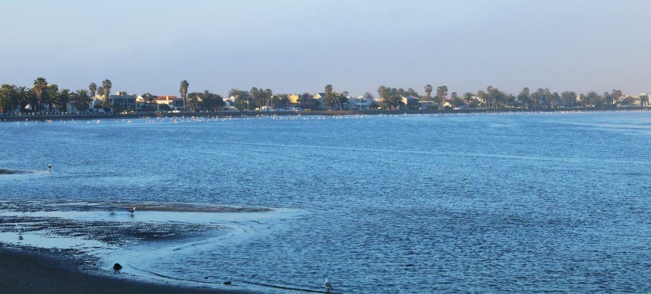 Tiende Laan Bed & Breakfast And Self-Catering Walvis Bay Exterior foto