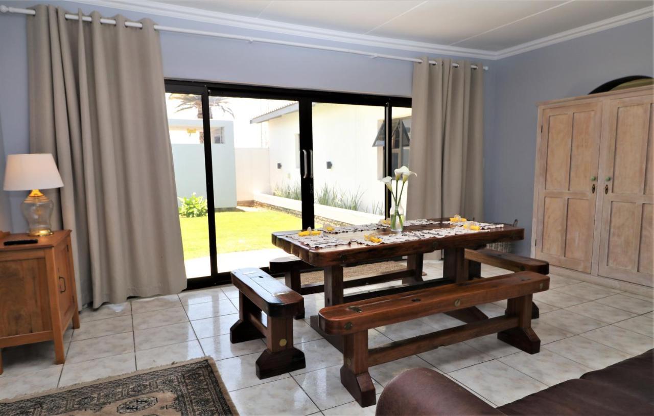 Tiende Laan Bed & Breakfast And Self-Catering Walvis Bay Exterior foto